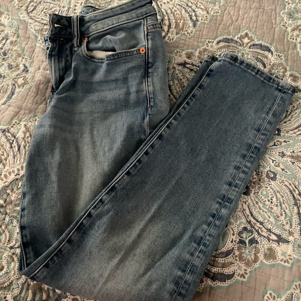 Guys, American Eagle jeans. Light wash/skinny. 28x30.